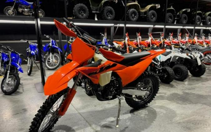 FIRST LOOK! 2024 KTM OFF-ROAD MODELS // 450XCF, 300XC, 350XCF, 125XC, 250XCF & 250XC