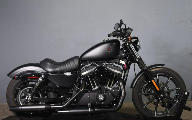 2022 Harley-Davidson Iron 883 Review [Air-Cooled Sportster]