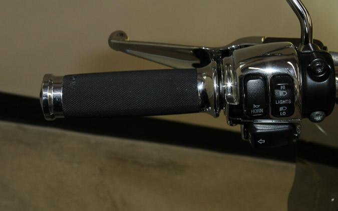 Used 2010 Harley-Davidson Heritage Softail Classic FLSTC Motorcycle For Sale In Miami, Florida
