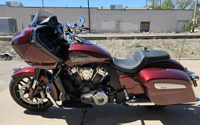 2023 Indian Motorcycle® Challenger® Limited Maroon Metallic