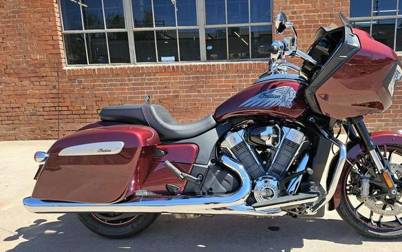 2023 Indian Motorcycle® Challenger® Limited Maroon Metallic