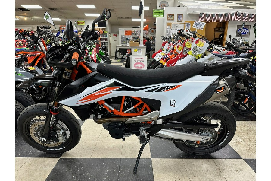 2019 KTM 690 SMC R SUPERMOTO