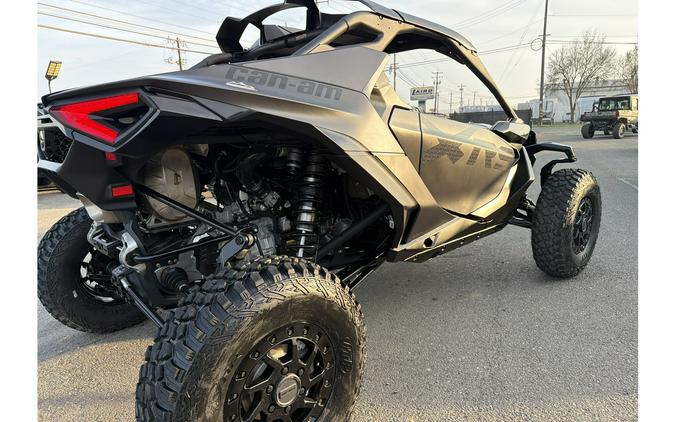 2025 Can-Am Maverick R X RS