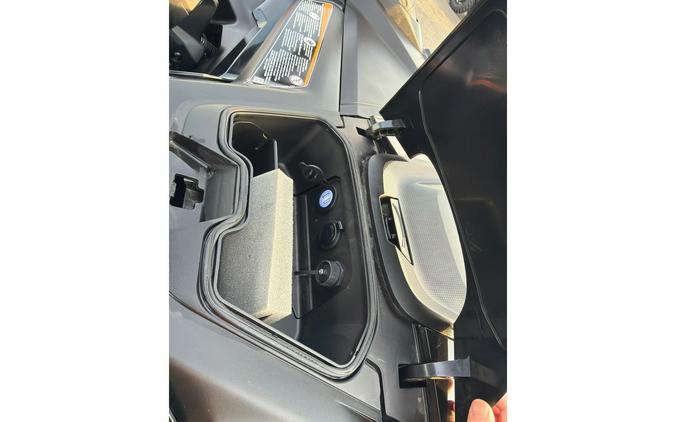 2025 Can-Am Maverick R X RS