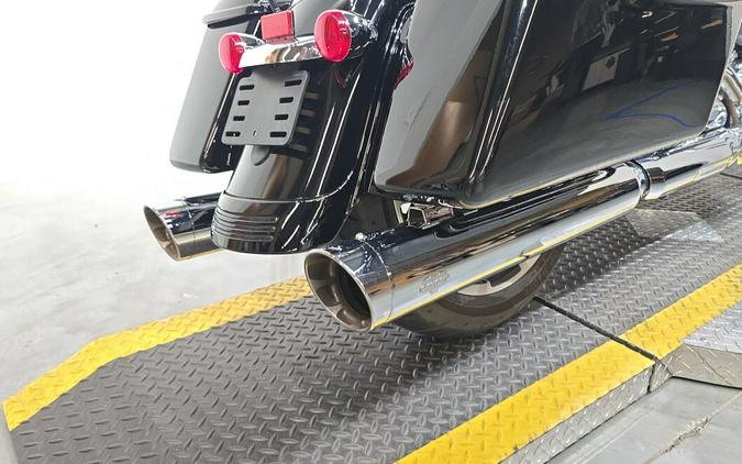 FLHX 2023 Street Glide®