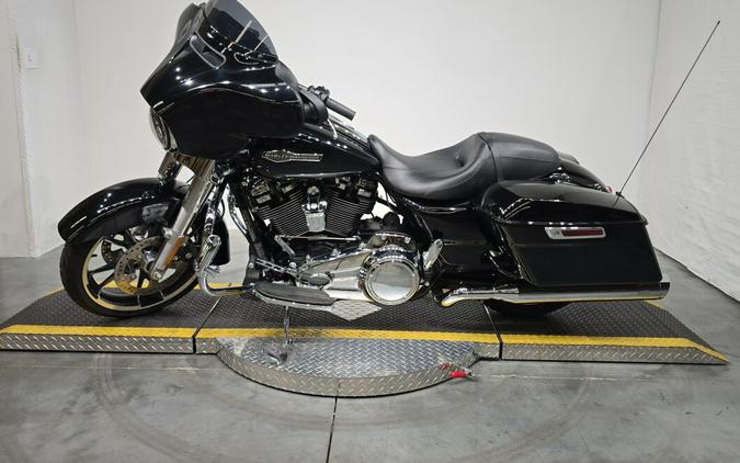 FLHX 2023 Street Glide®