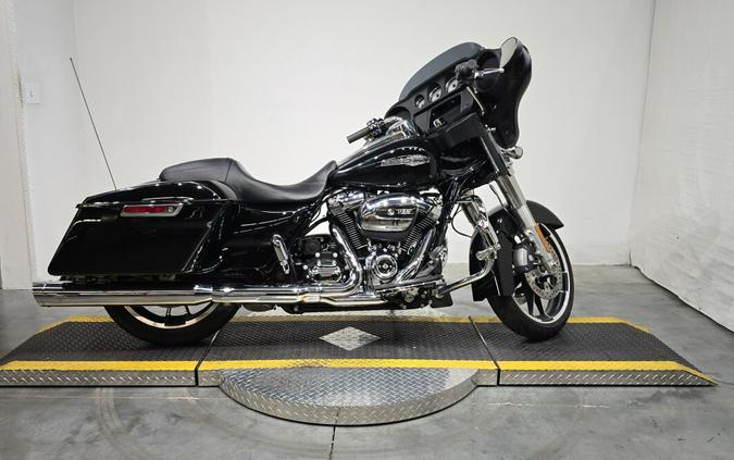 FLHX 2023 Street Glide®