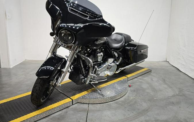 FLHX 2023 Street Glide®