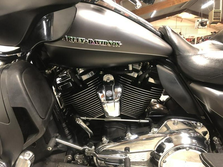 2017 Harley-Davidson® Electra Glide Ultra Limited - FP8268