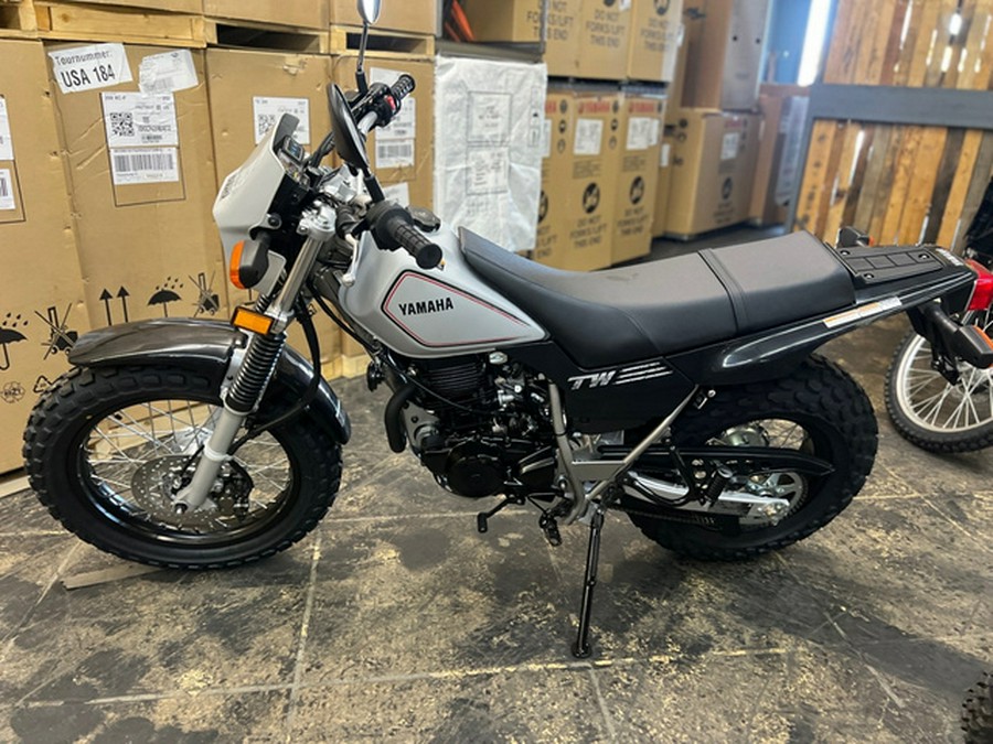 2027 Yamaha TW 200