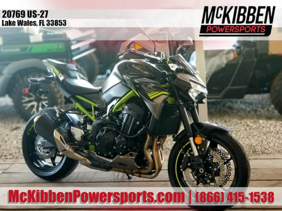 2020 Kawasaki Z900 Metallic Spark Black/Metallic Flat Spark Black