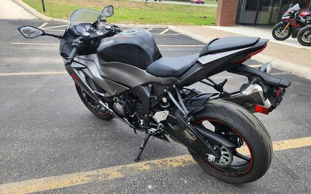 2023 Kawasaki Ninja® ZX™-6R ABS Metallic Matte Graphenesteel Gray / Black