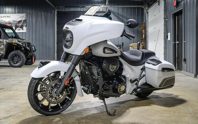 2024 Indian Motorcycle® Chieftain® Dark Horse® w/Powerband Audio Pkg Ghost White Metallic Smoke wit