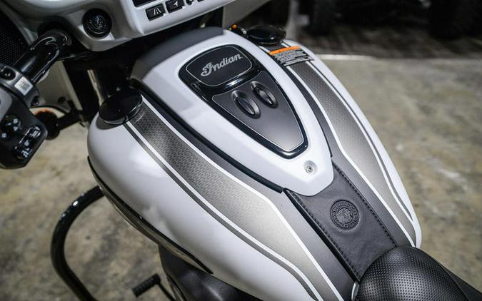 2024 Indian Motorcycle® Chieftain® Dark Horse® w/Powerband Audio Pkg Ghost White Metallic Smoke wit