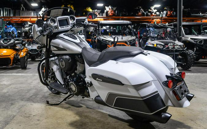 2024 Indian Motorcycle® Chieftain® Dark Horse® w/Powerband Audio Pkg Ghost White Metallic Smoke wit