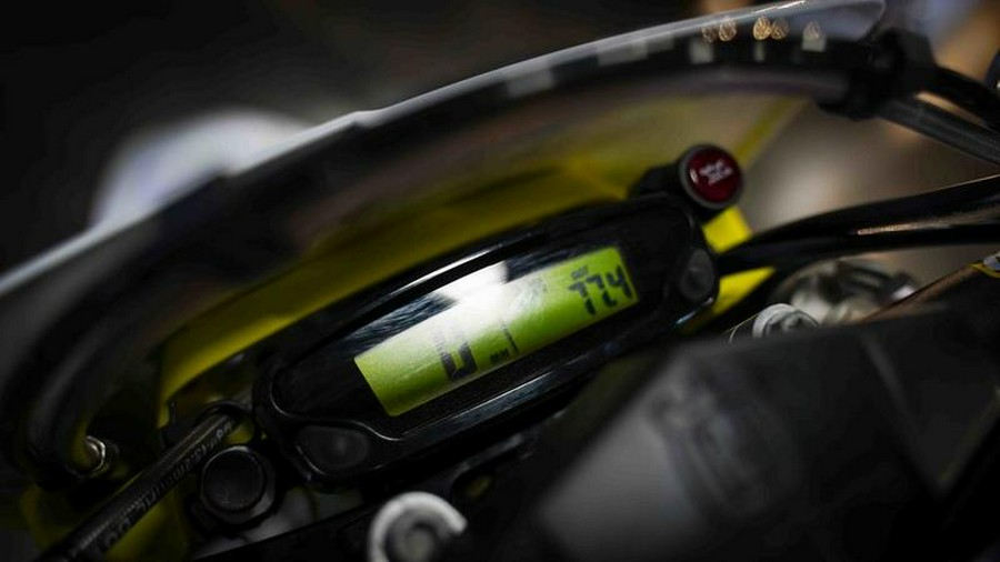 2023 Husqvarna® F2475W7