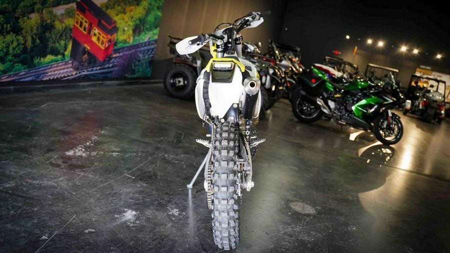 2023 Husqvarna® F2475W7