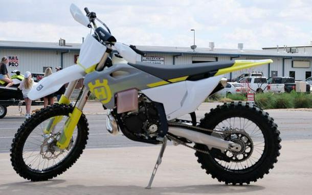 New 2024 HUSQVARNA TX 300 WHITE