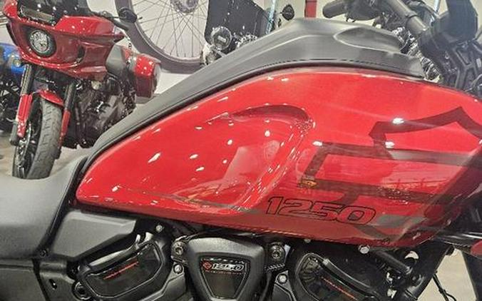 2025 Harley-Davidson® RA1250ST - Pan America® 1250 ST