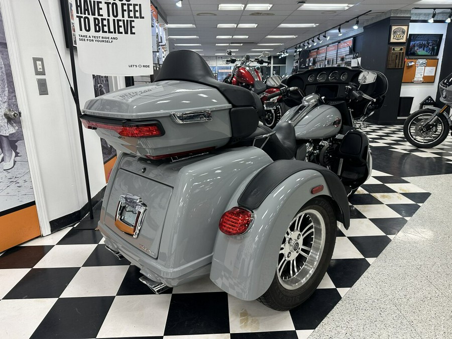 2024 Harley-Davidson® Tri Glide® Ultra Billiard Gray