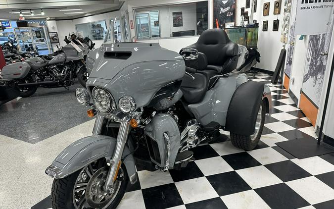 2024 Harley-Davidson® Tri Glide® Ultra Billiard Gray
