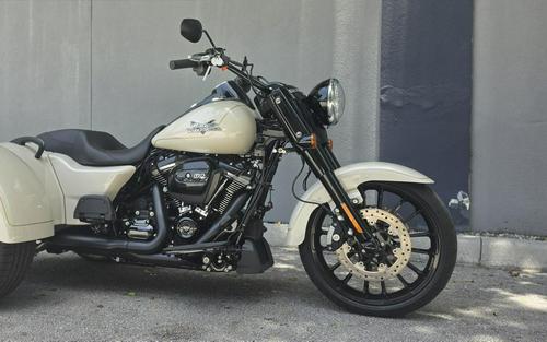 2023 Harley-Davidson Freewheeler