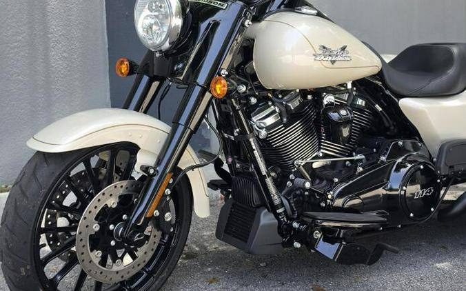 2023 Harley-Davidson Freewheeler