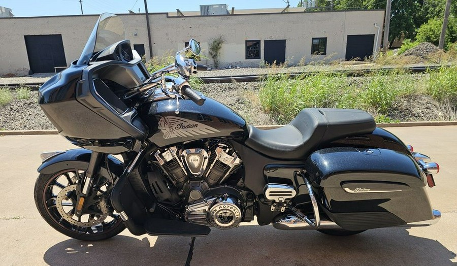 2020 Indian Motorcycle® Challenger Limited Thunder Black Pearl