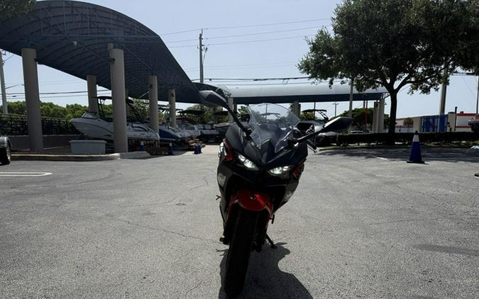 2025 Kawasaki Ninja 500 ABS Passion Red/Metallic Flat Spark Bla