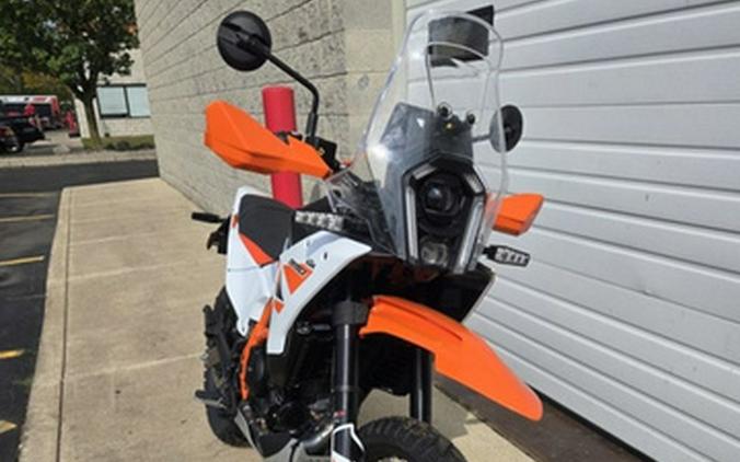 2025 KTM Adventure 390 R