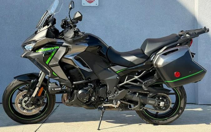 2025 Kawasaki Versys 1100 SE LT ABS