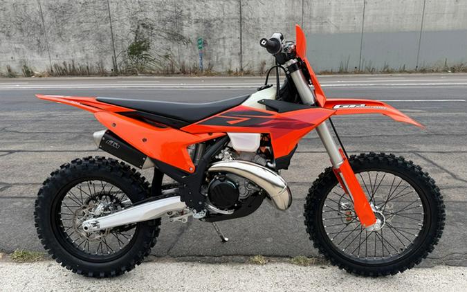 2027 KTM XC 300