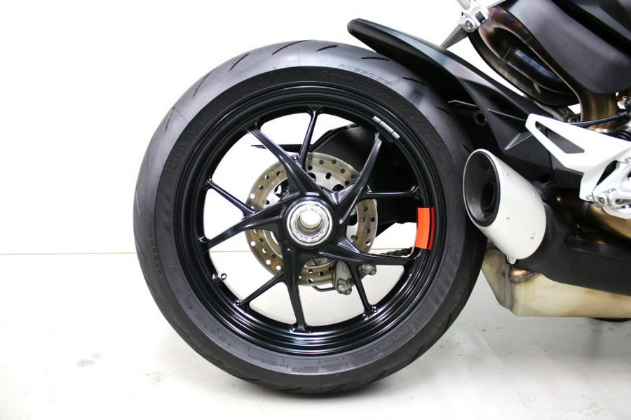 2025 Ducati Streetfighter V2