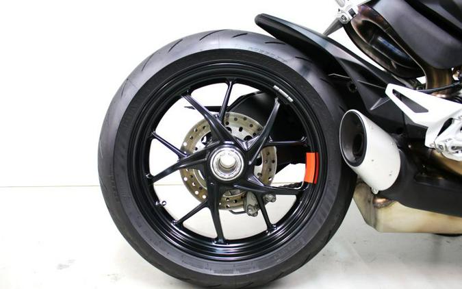 2025 Ducati Streetfighter V2
