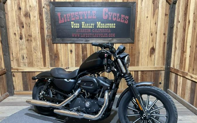 2010 Harley-Davidson® XL883N - Sportster® Iron 883™