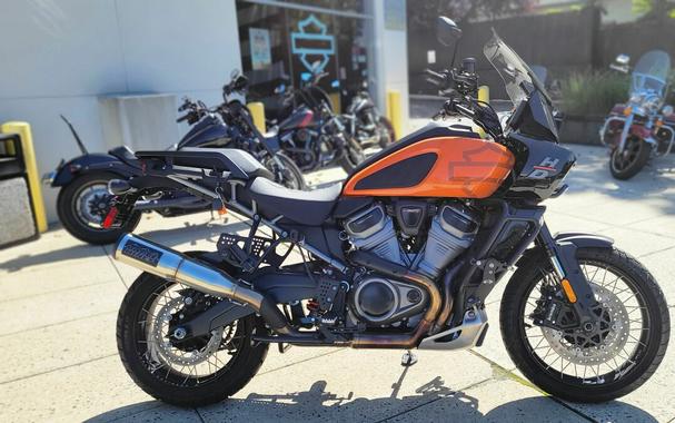 2021 Harley-Davidson Pan America™ 1250 Special Baja Orange/Stonewashed White Pearl