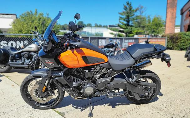 2021 Harley-Davidson Pan America™ 1250 Special Baja Orange/Stonewashed White Pearl