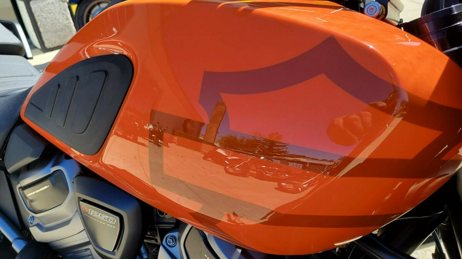 2021 Harley-Davidson Pan America™ 1250 Special Baja Orange/Stonewashed White Pearl