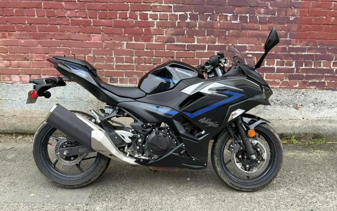 2025 Kawasaki EX500 NINJA
