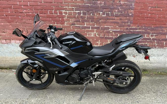 2025 Kawasaki EX500 NINJA