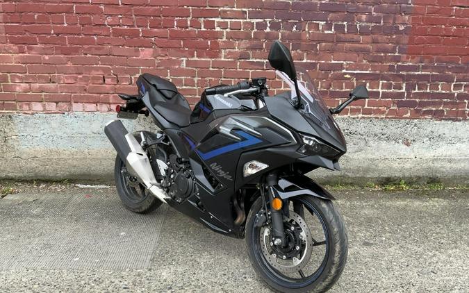 2025 Kawasaki EX500 NINJA