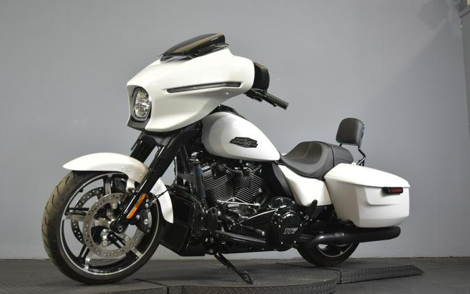 2024 Harley-Davidson Street Glide White Onyx Pearl