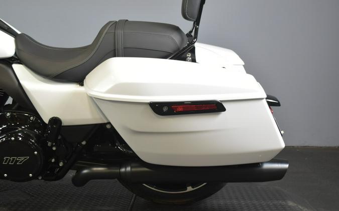 2024 Harley-Davidson Street Glide White Onyx Pearl