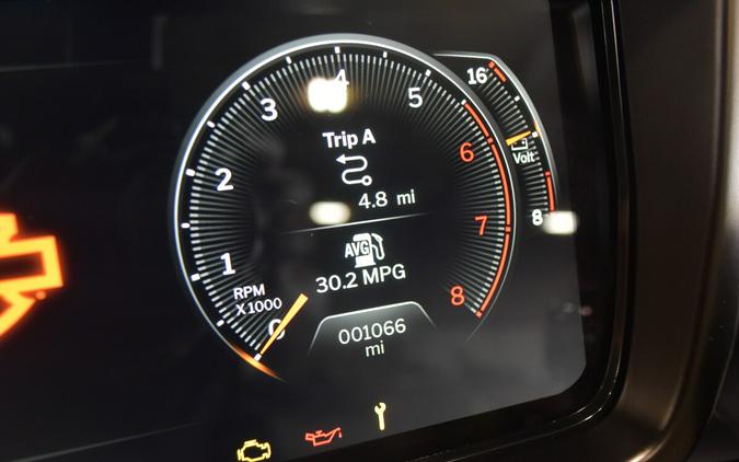 2024 Harley-Davidson Street Glide White Onyx Pearl