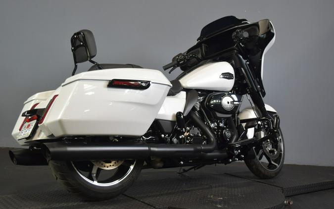 2024 Harley-Davidson Street Glide White Onyx Pearl
