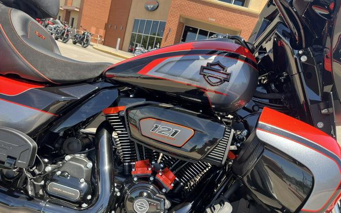 2026 Harley-Davidson® FLHXLSE CVO Street Glide Limited Citrus Heat CVO