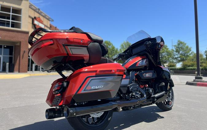 2026 Harley-Davidson® FLHXLSE CVO Street Glide Limited Citrus Heat CVO
