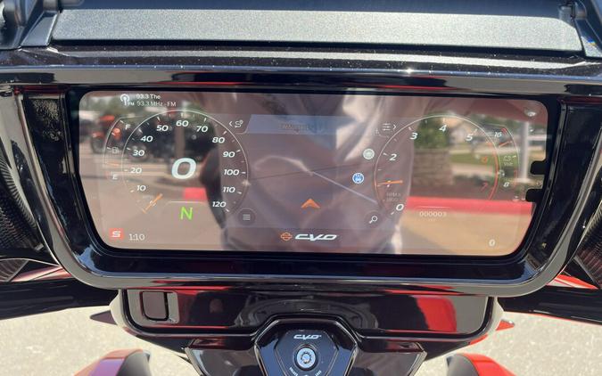 2026 Harley-Davidson® FLHXLSE CVO Street Glide Limited Citrus Heat CVO