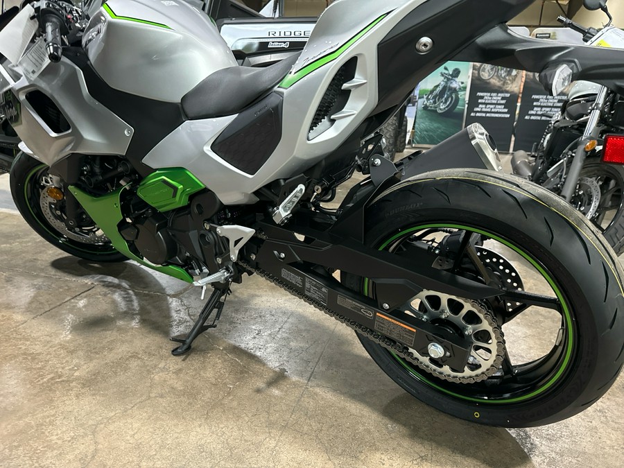 2024 Kawasaki Ninja 7 Hybrid ABS