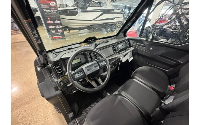 2026 Can-Am DEFENDER XT CAB HD11